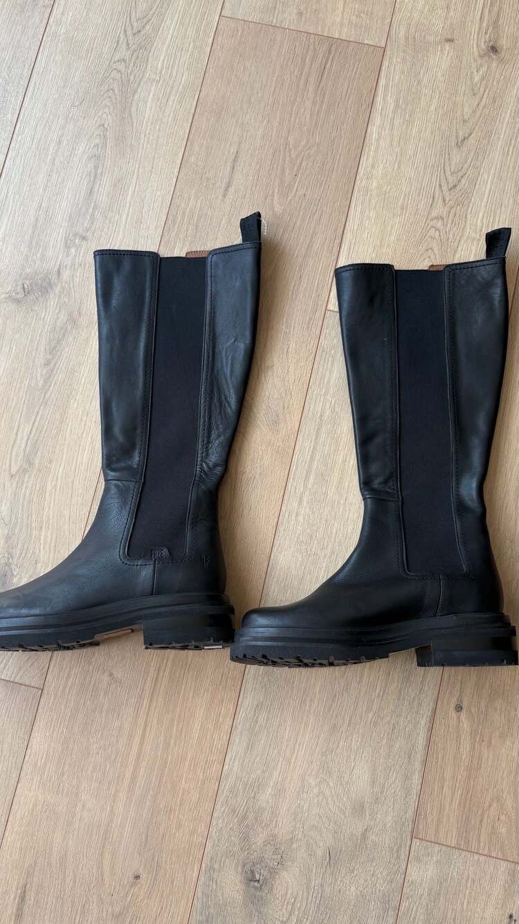 FRYE Melissa Tall Chelsea Lug Sole Leather Boots Black